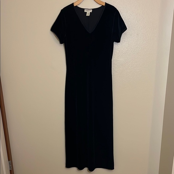 Express Tricot Elegant Black V-Neck Dress - Picture 1 of 9